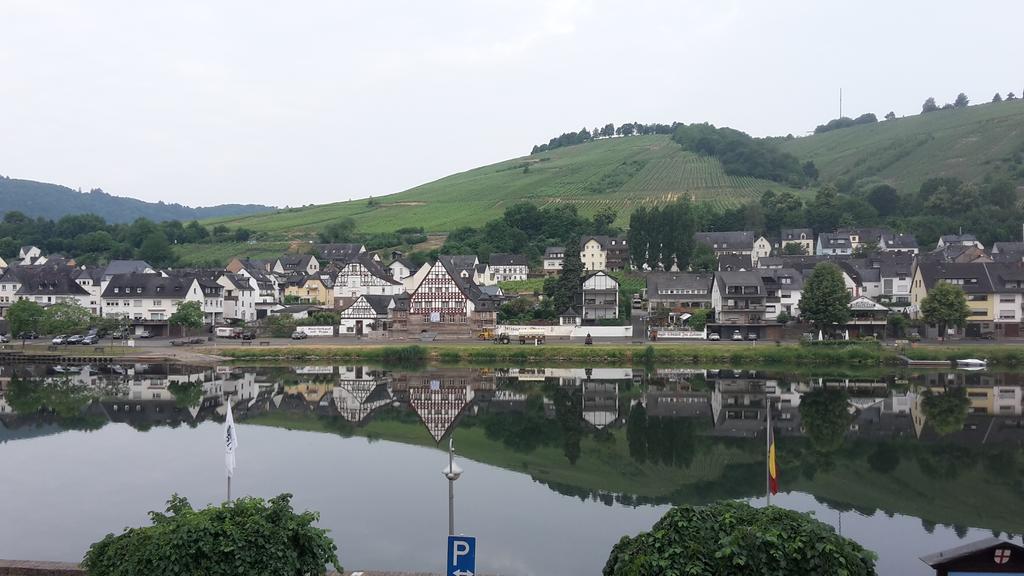 Mosel View Old Town Apartments Целль-ан-дер-Мозель Номер фото